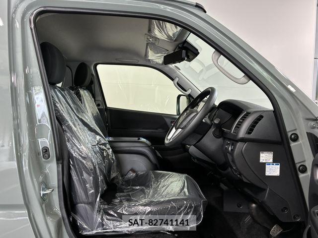 Toyota HIACE VAN 2026-05 7327374-1