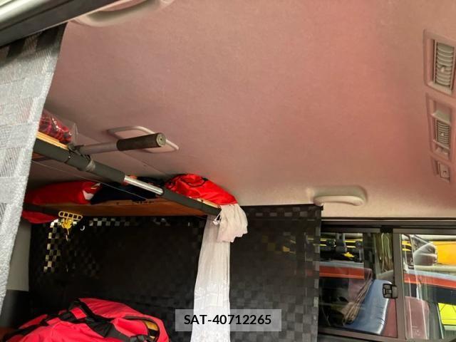 Toyota HIACE VAN 2011-09 7358019-17