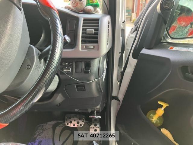 Toyota HIACE VAN 2011-09 7358019-7