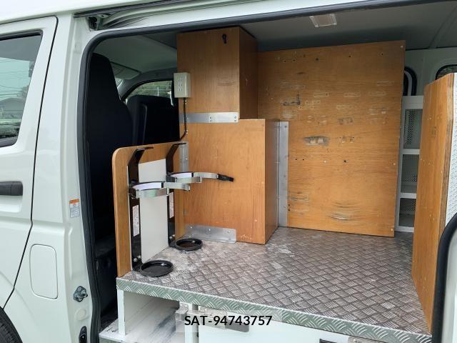Toyota HIACE VAN 2017-11 7358018-7