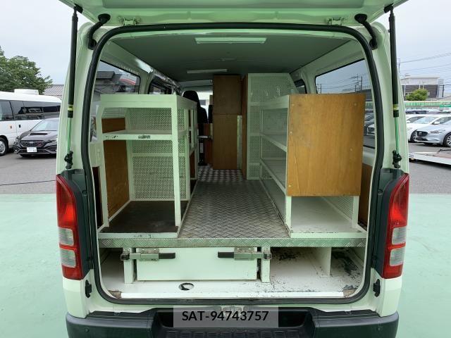 Toyota HIACE VAN 2017-11 7358018-8
