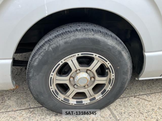 Toyota HIACE VAN 2005-07 7358024-12
