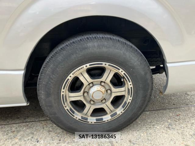 Toyota HIACE VAN 2005-07 7358024-13