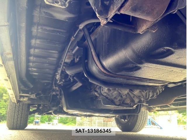 Toyota HIACE VAN 2005-07 7358024-17