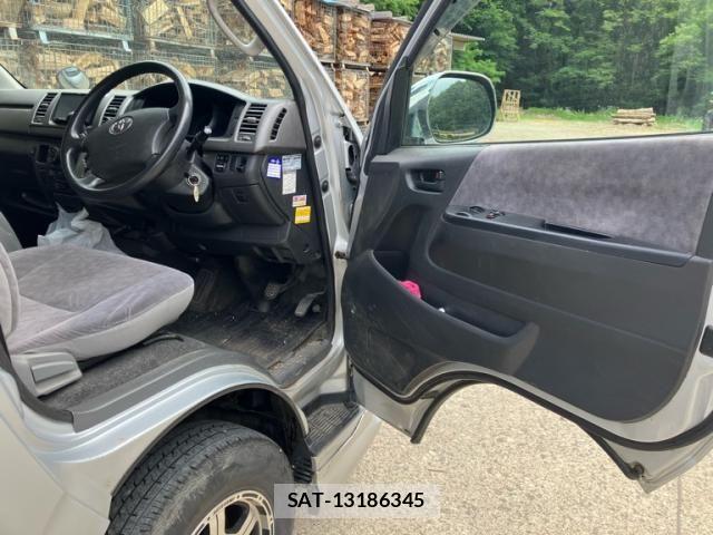 Toyota HIACE VAN 2005-07 7358024-18