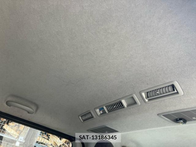 Toyota HIACE VAN 2005-07 7358024-21