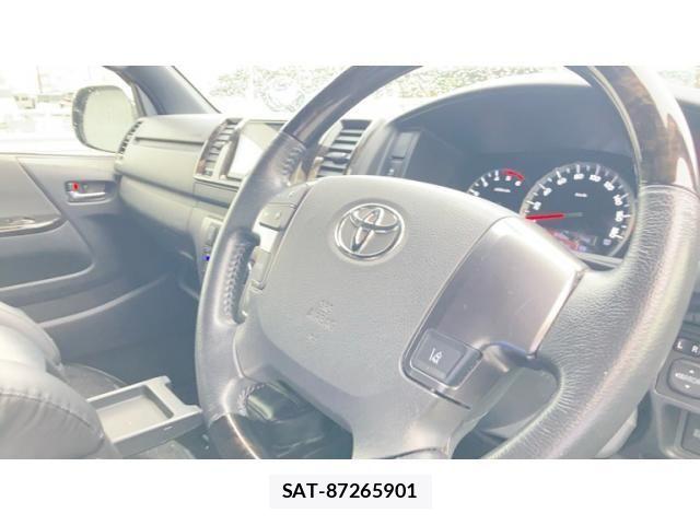 Toyota HIACE VAN 2018-11 7358020-12