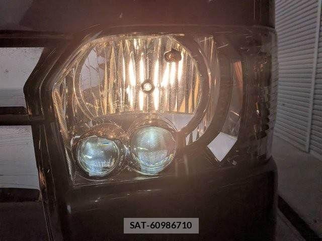 Toyota HIACE VAN 2019-07 7358017-15
