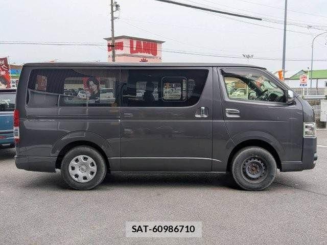 Toyota HIACE VAN 2019-07 7358017-20