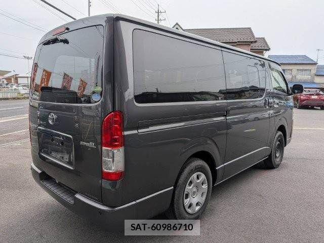 Toyota HIACE VAN 2019-07 7358017-21