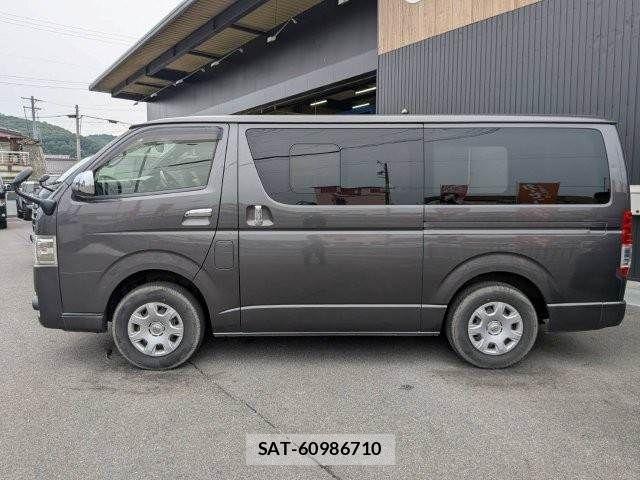 Toyota HIACE VAN 2019-07 7358017-24