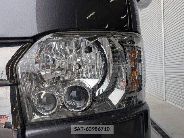 Toyota HIACE VAN 2019-07 7358017-25