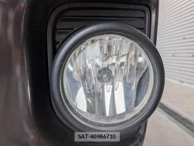 Toyota HIACE VAN 2019-07 7358017-27