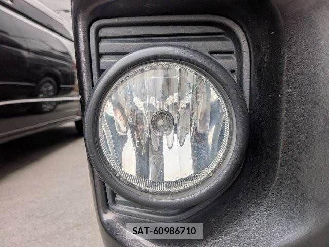Toyota HIACE VAN 2019-07 7358017-28