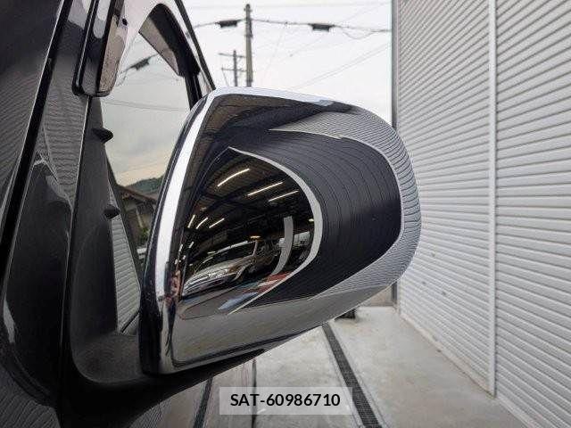 Toyota HIACE VAN 2019-07 7358017-29
