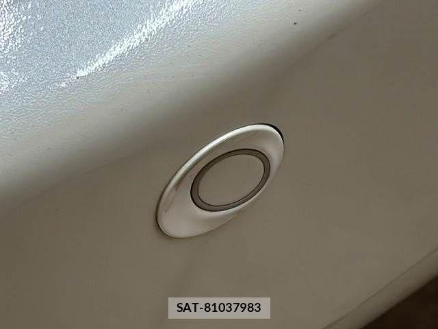 Toyota HIACE VAN 2023-10 7358011-14