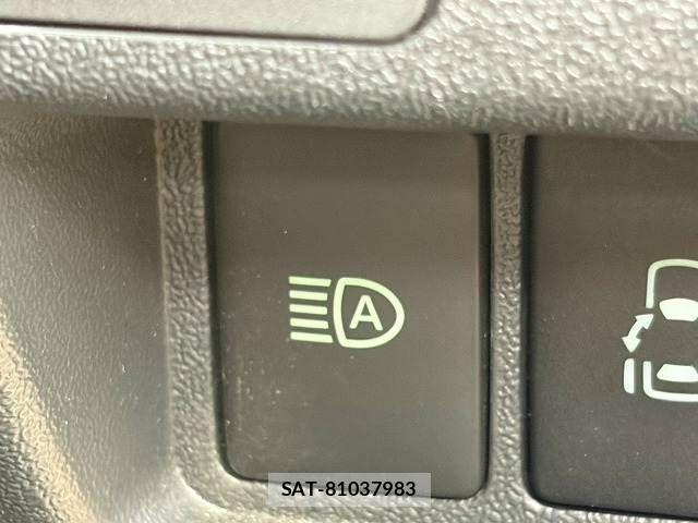 Toyota HIACE VAN 2023-10 7358011-15