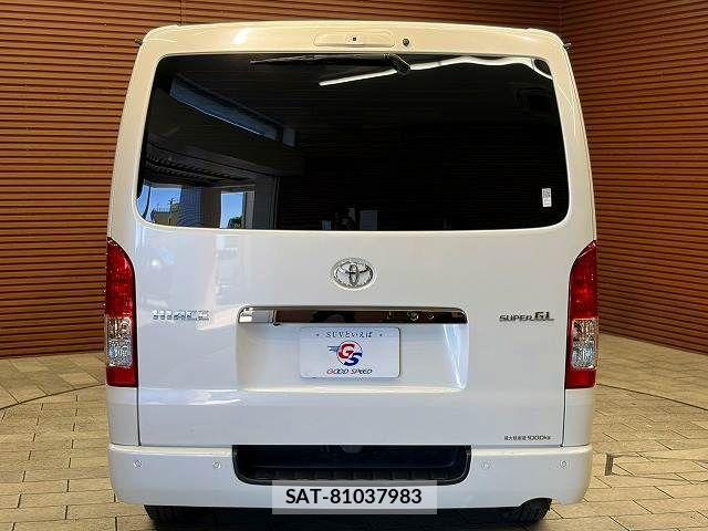 Toyota HIACE VAN 2023-10 7358011-18