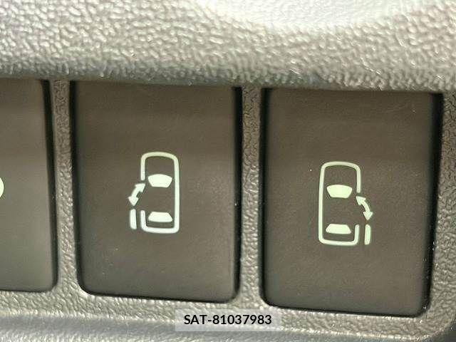 Toyota HIACE VAN 2023-10 7358011-4