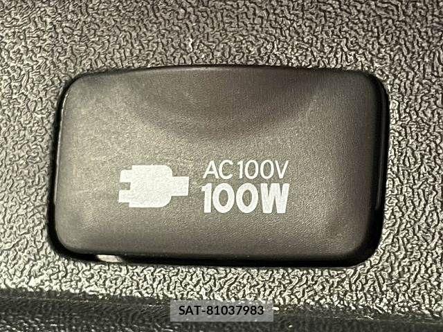 Toyota HIACE VAN 2023-10 7358011-5