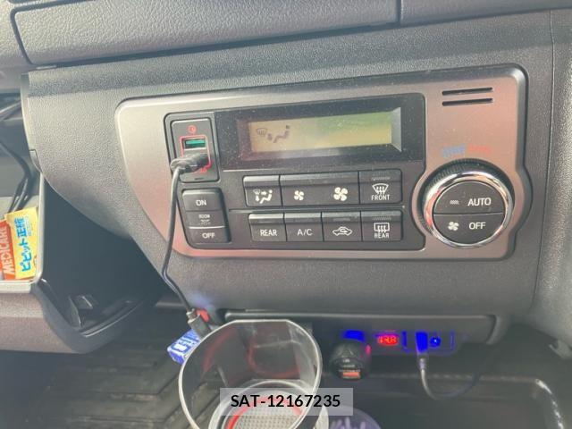 Toyota HIACE VAN 2022-12 7358012-21