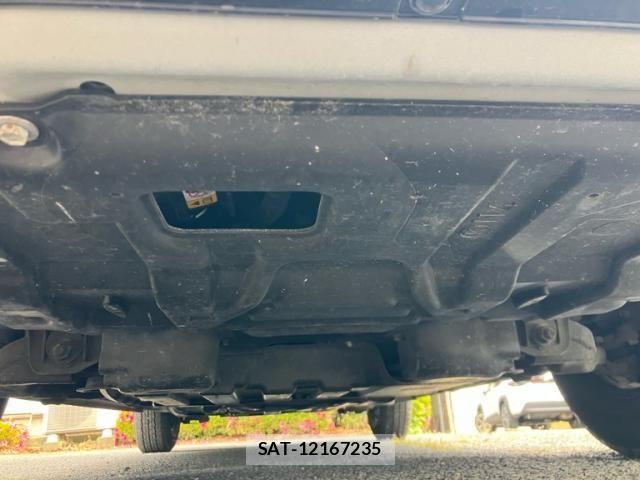 Toyota HIACE VAN 2022-12 7358012-3