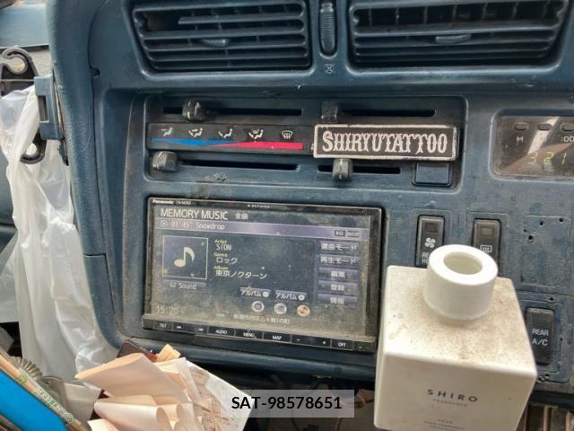 Toyota HIACE VAN 1998-09 7358023-13