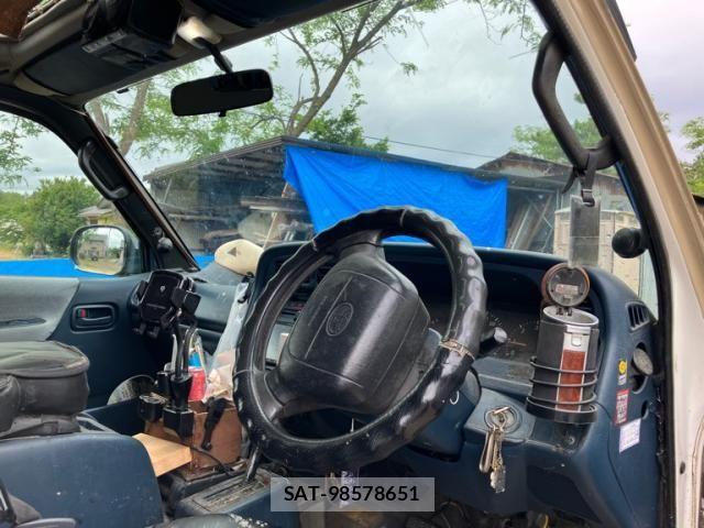 Toyota HIACE VAN 1998-09 7358023-8