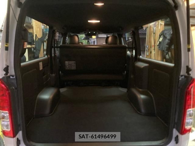 Toyota HIACE VAN 2026-02 7358010-9