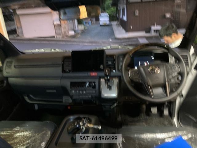 Toyota HIACE VAN 2026-02 7358010-15