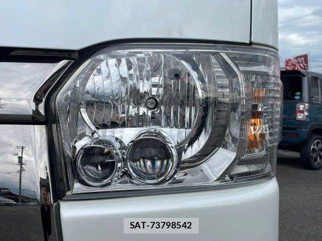 Toyota HIACE VAN 2022-03 7358014-28