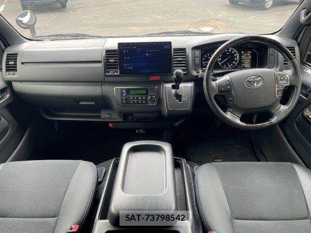 Toyota HIACE VAN 2022-03 7358014-2