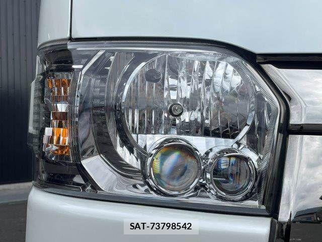 Toyota HIACE VAN 2022-03 7358014-29