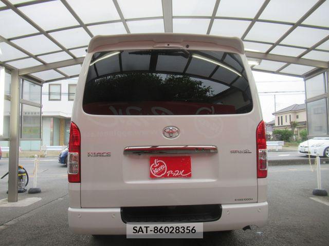 Toyota HIACE VAN 2021-06 7358015-11