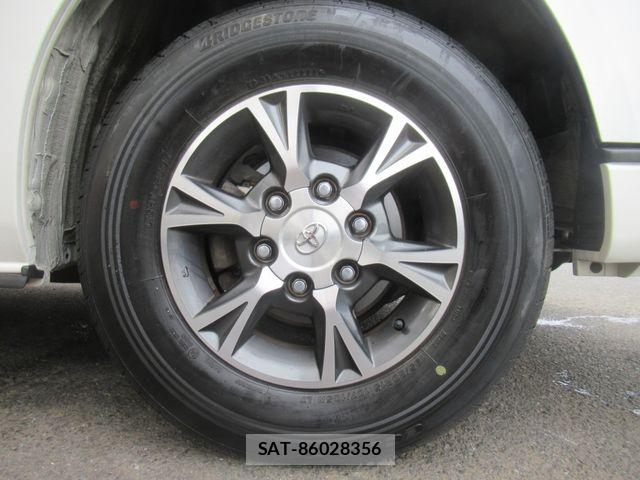 Toyota HIACE VAN 2021-06 7358015-13