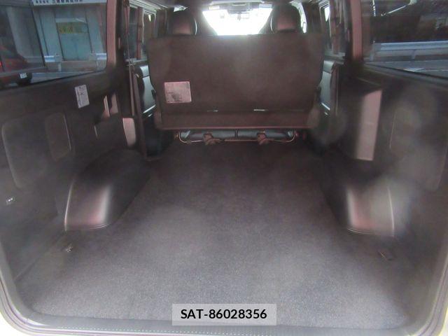 Toyota HIACE VAN 2021-06 7358015-15