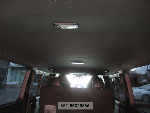 Toyota HIACE VAN 2021-06 7358015-16