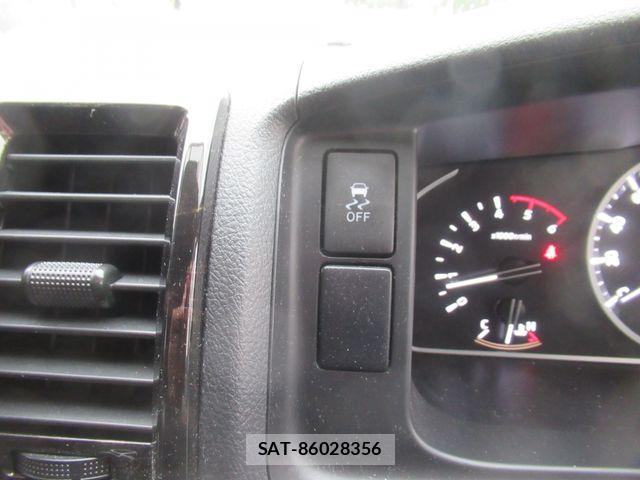 Toyota HIACE VAN 2021-06 7358015-24