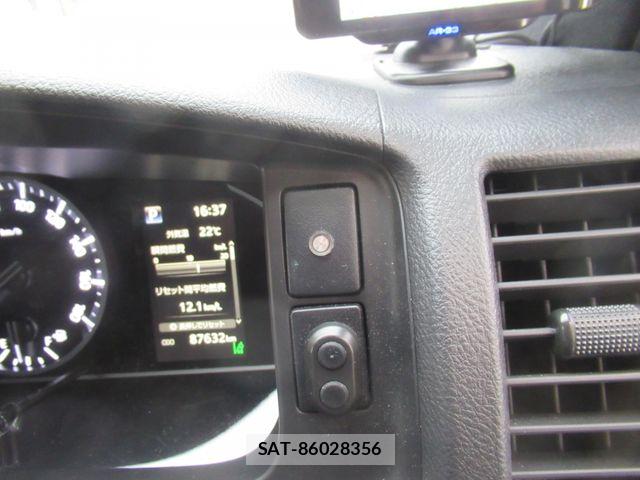 Toyota HIACE VAN 2021-06 7358015-25