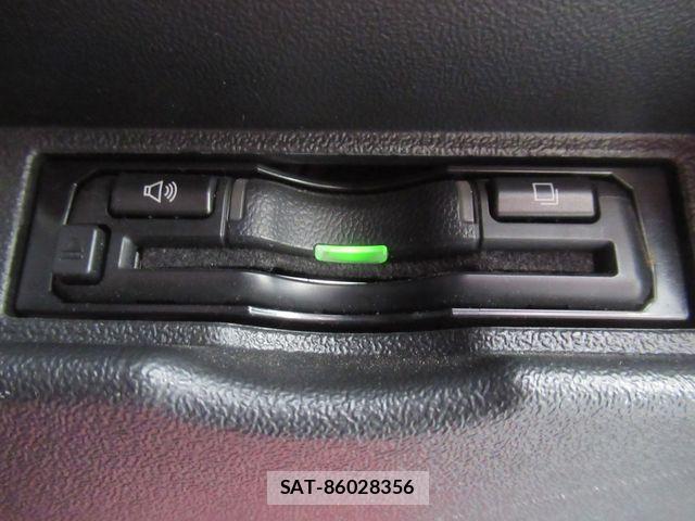 Toyota HIACE VAN 2021-06 7358015-26