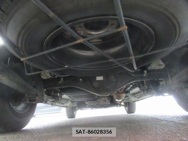 Toyota HIACE VAN 2021-06 7358015-28