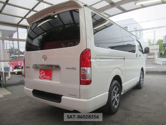 Toyota HIACE VAN 2021-06 7358015-2