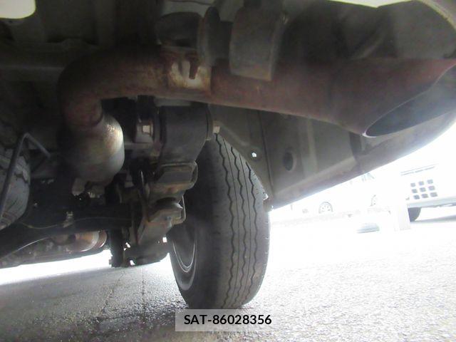 Toyota HIACE VAN 2021-06 7358015-29
