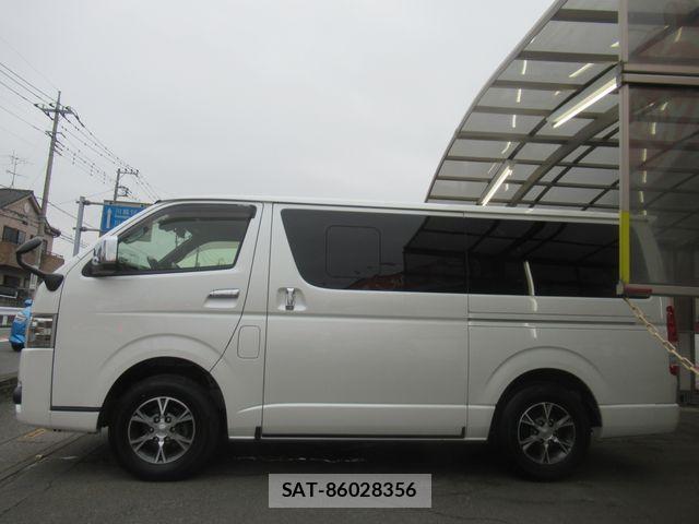 Toyota HIACE VAN 2021-06 7358015-3
