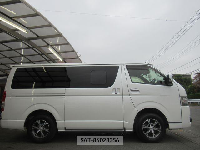 Toyota HIACE VAN 2021-06 7358015-4