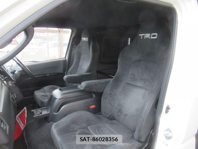 Toyota HIACE VAN 2021-06 7358015-6