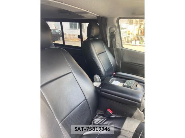 Toyota HIACE VAN 2013-07 7358021-11