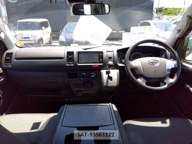 Toyota HIACE VAN 2020-04 7358016-12