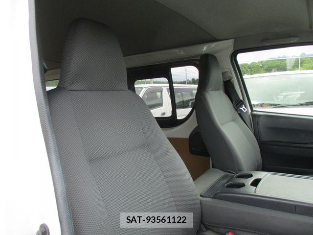 Toyota HIACE VAN 2020-04 7358016-13