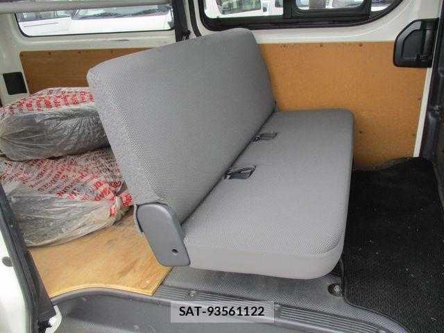 Toyota HIACE VAN 2020-04 7358016-15